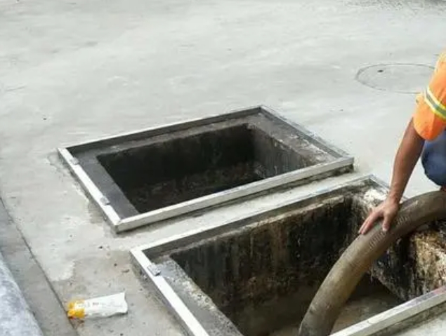 苍梧化粪池清理