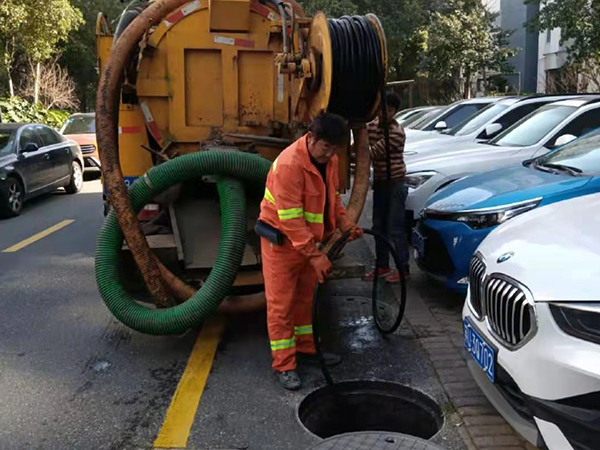 苍梧排污管道清淤